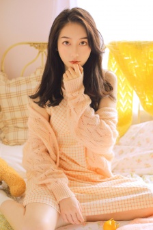 掀起礼服后摆挺入